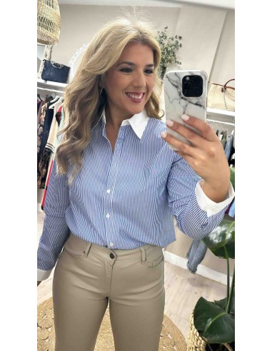 Camisa rayas cuello blanco