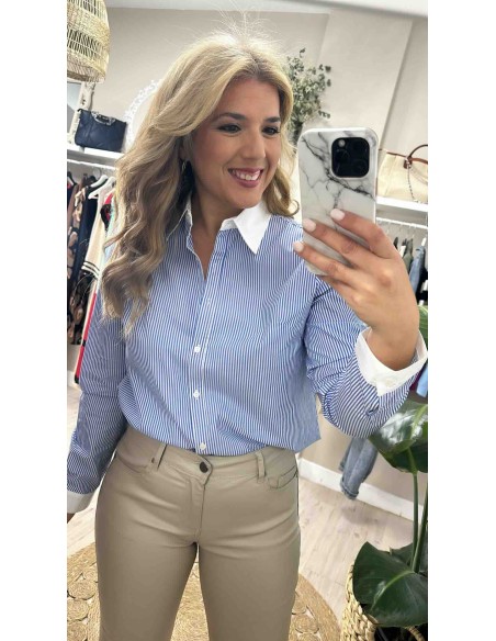 Camisa rayas cuello blanco