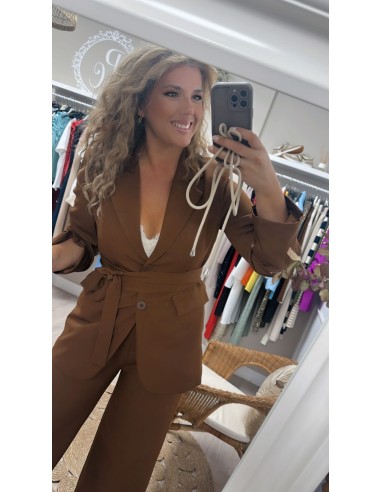Traje lazada manga