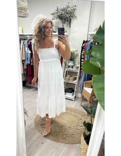Vestido perforado tirantas