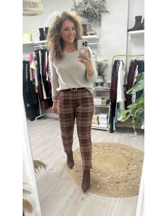 Pantalón cuadros cinturón