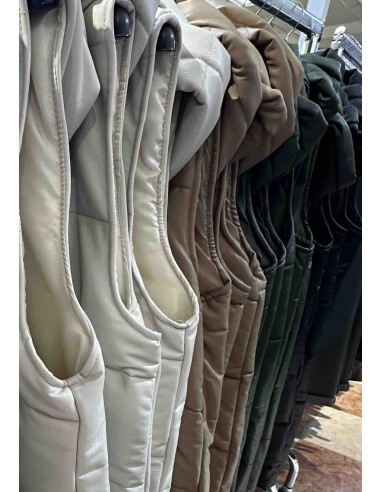 Chaleco acolchado efecto polipiel