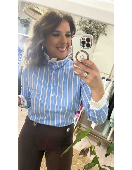 Camisa cuello blanco