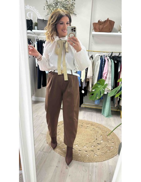 Pantalón Mila con cinturón