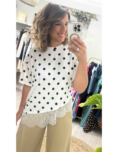 Camiseta blonda lunares