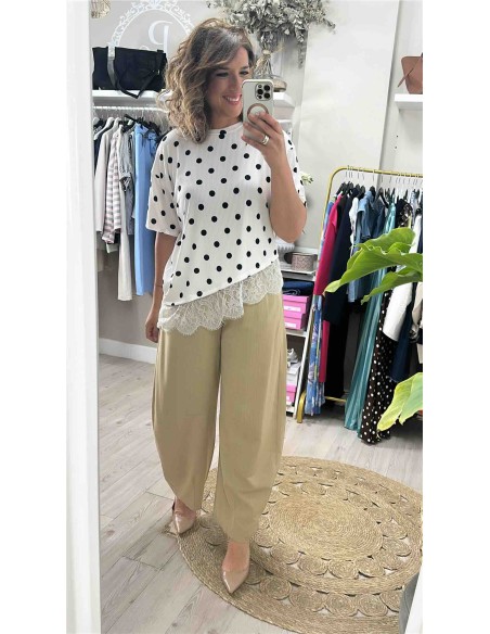 Camiseta blonda lunares