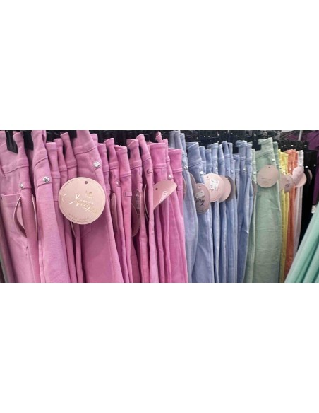 Jeans tachuelas