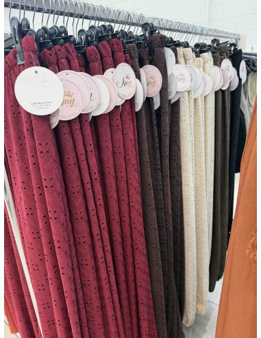 Pantalon perforado